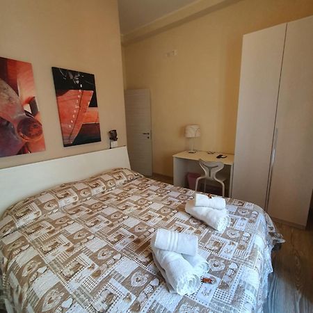 4Rooms Guest House Free Wi-Fi Salerno Kültér fotó