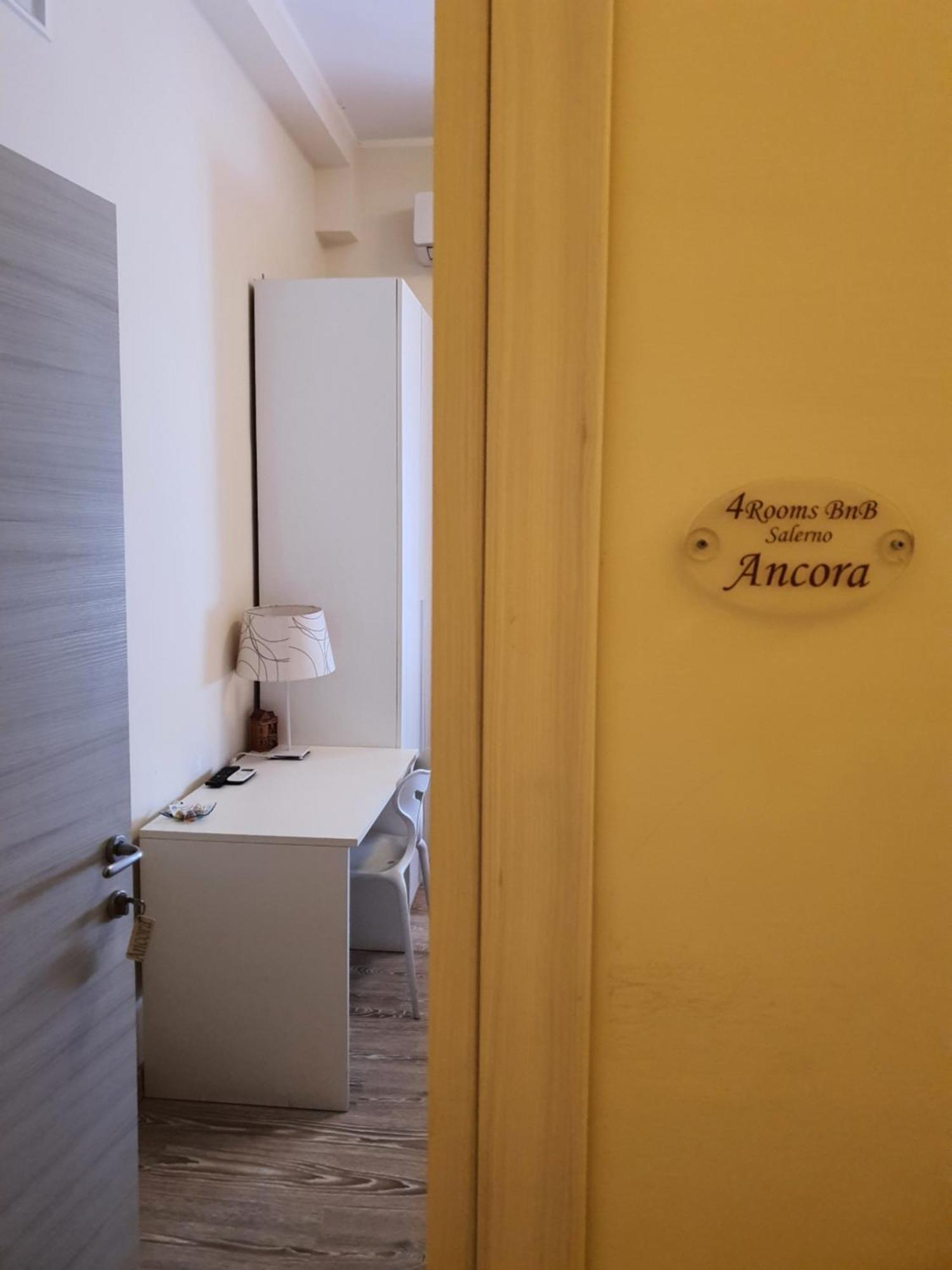 4Rooms Guest House Free Wi-Fi Salerno Kültér fotó