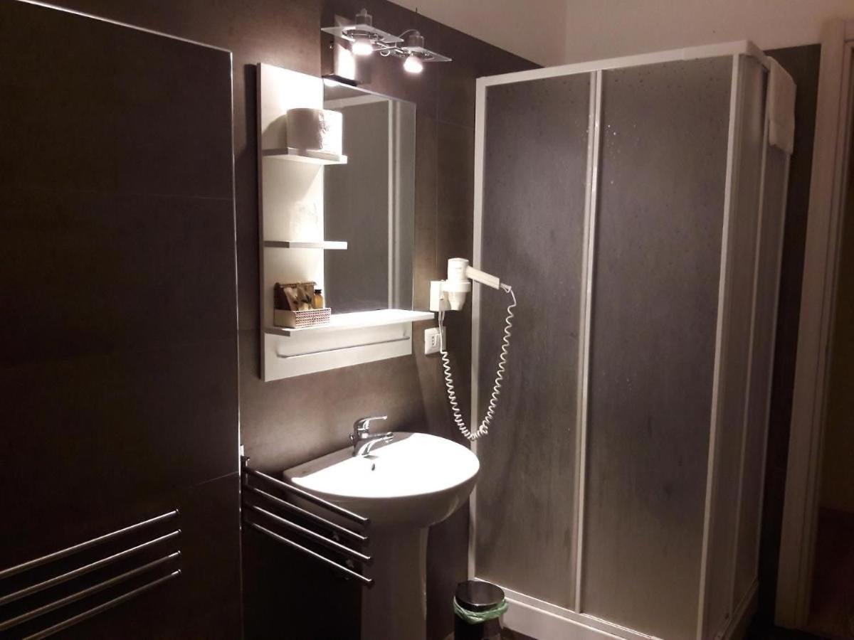 4Rooms Guest House Free Wi-Fi Salerno Kültér fotó