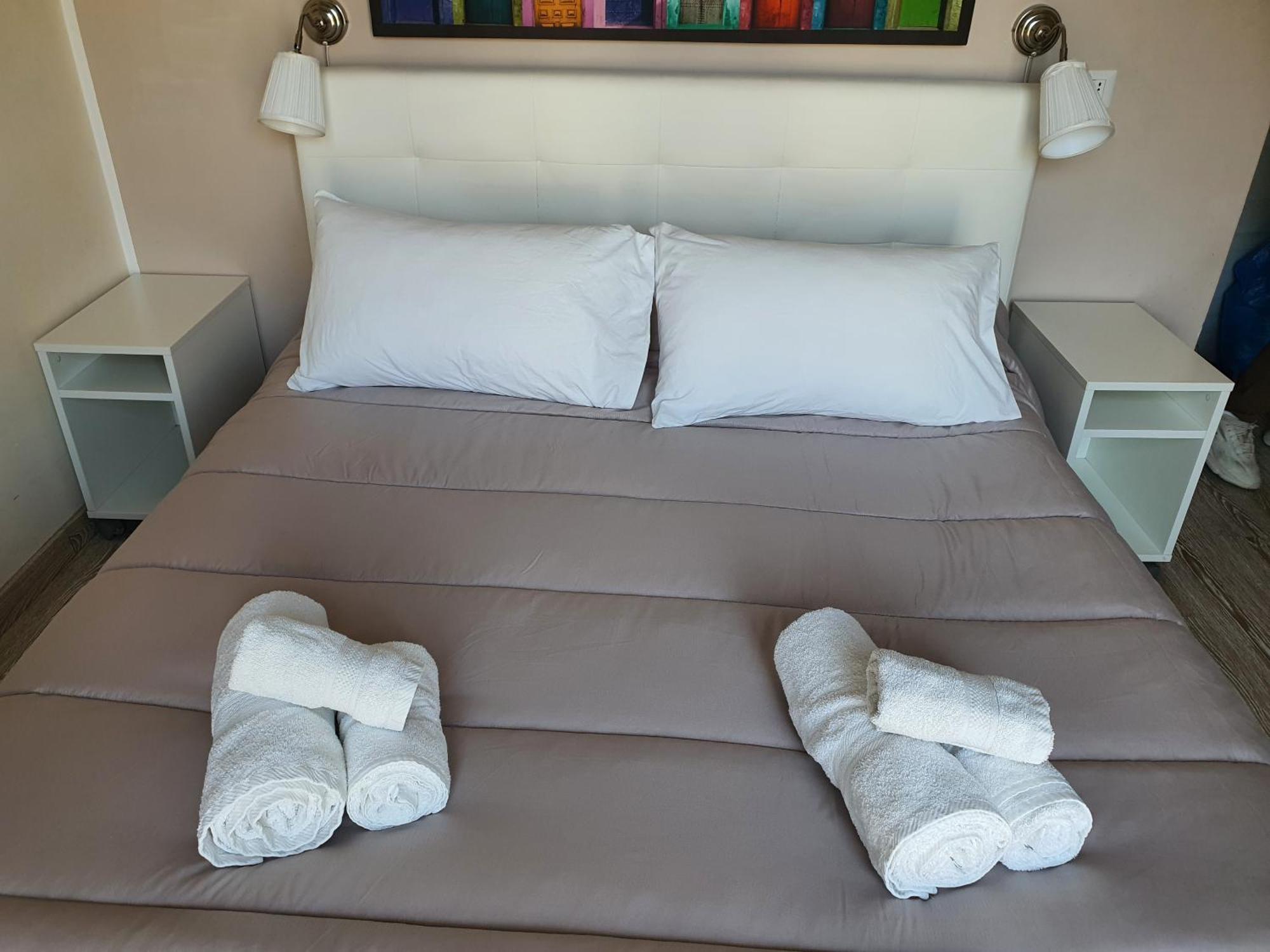 4Rooms Guest House Free Wi-Fi Salerno Kültér fotó