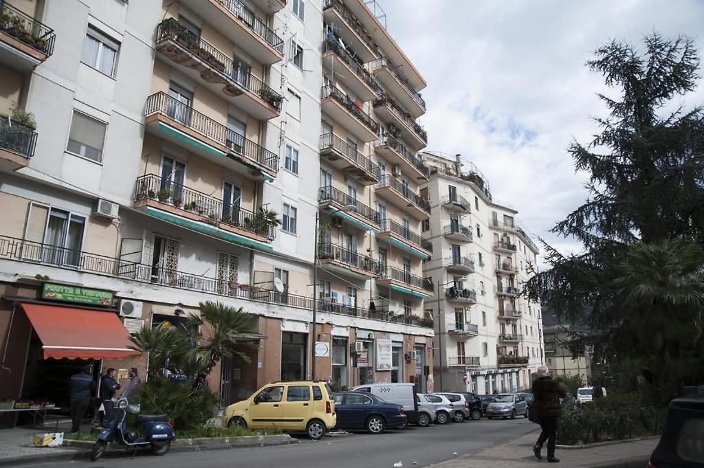 4Rooms Guest House Free Wi-Fi Salerno Kültér fotó