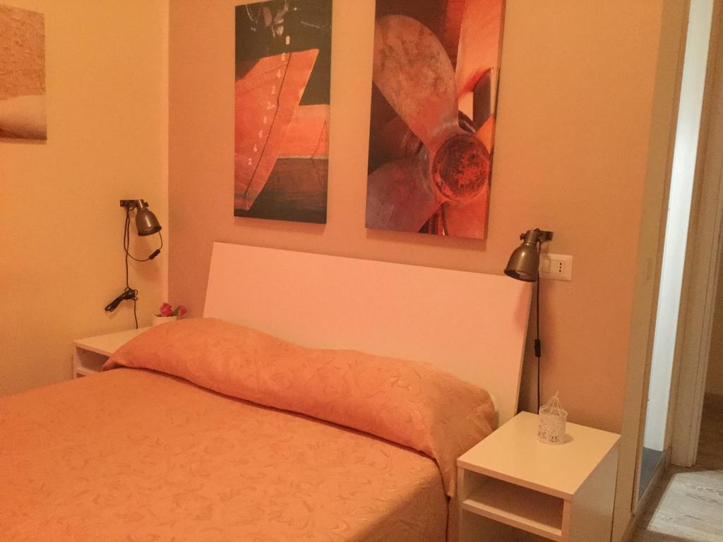 4Rooms Guest House Free Wi-Fi Salerno Kültér fotó